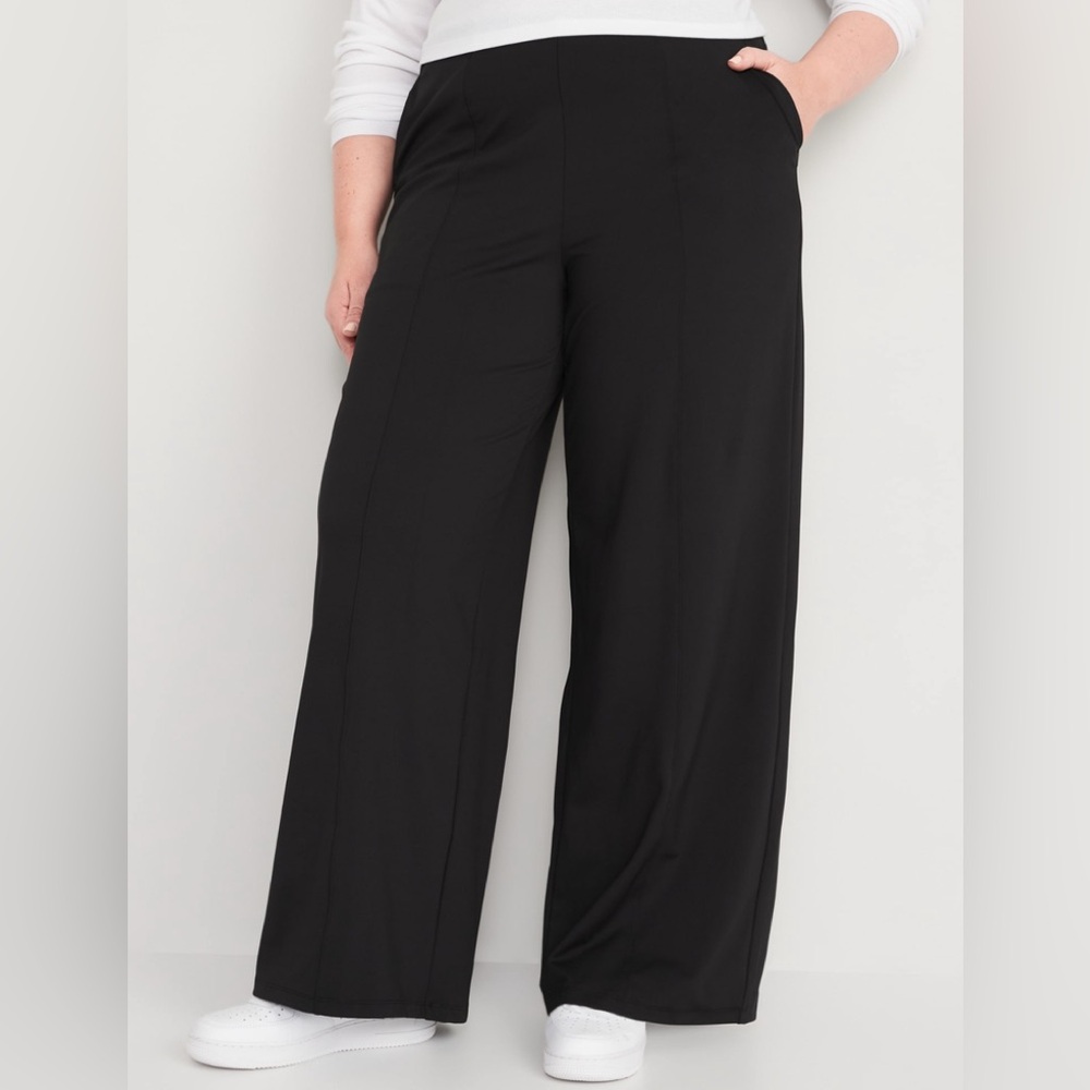 Old Navy high rise wide leg power soft  pants with pockets
Work or leisure NWT